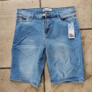 Short jeans size 4